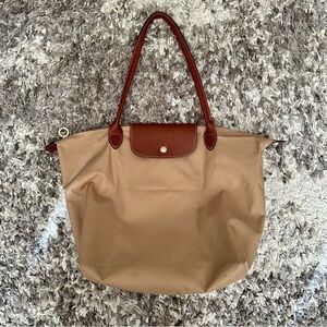 Longchamp Le Pliage Medium Nylon Bag | Tan / Beige